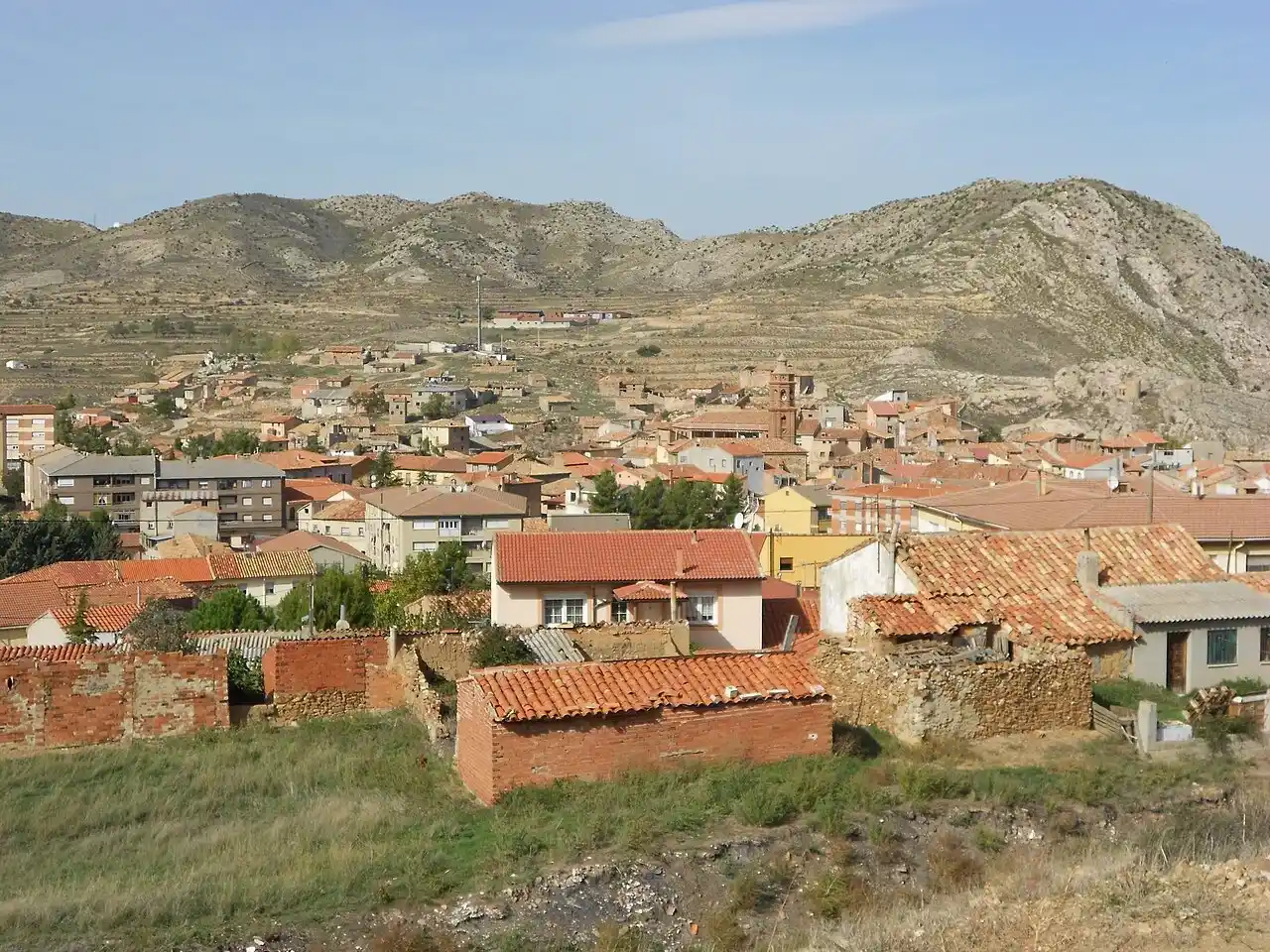 Mudanzas en Utrillas: furgón de La Seda en la Plaza del Ayuntamiento